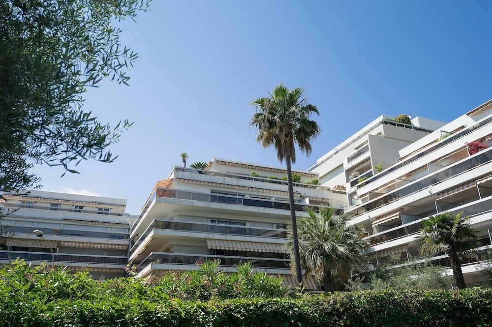 Résidence Pierre&Vacances La Rostagne Juan-les-Pins Exterior foto
